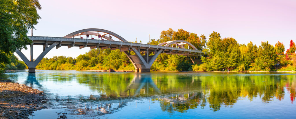 Image of the Rogue River Bridge in Grants Pass, Oregon. Core Values Counseling offers virtual therapy in Grant Pass and throughout the state of Oregon.