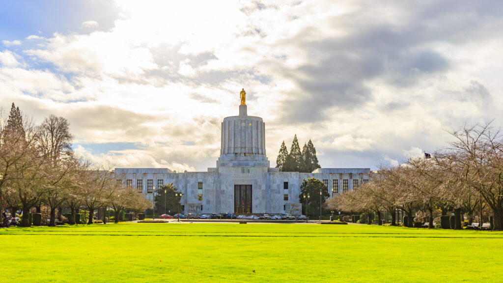 Image of Oregon State Capitol building in Salem, Oregon. Core Values Counseling offers virtual therapy in Salem, Oregon and throughout Oregon.